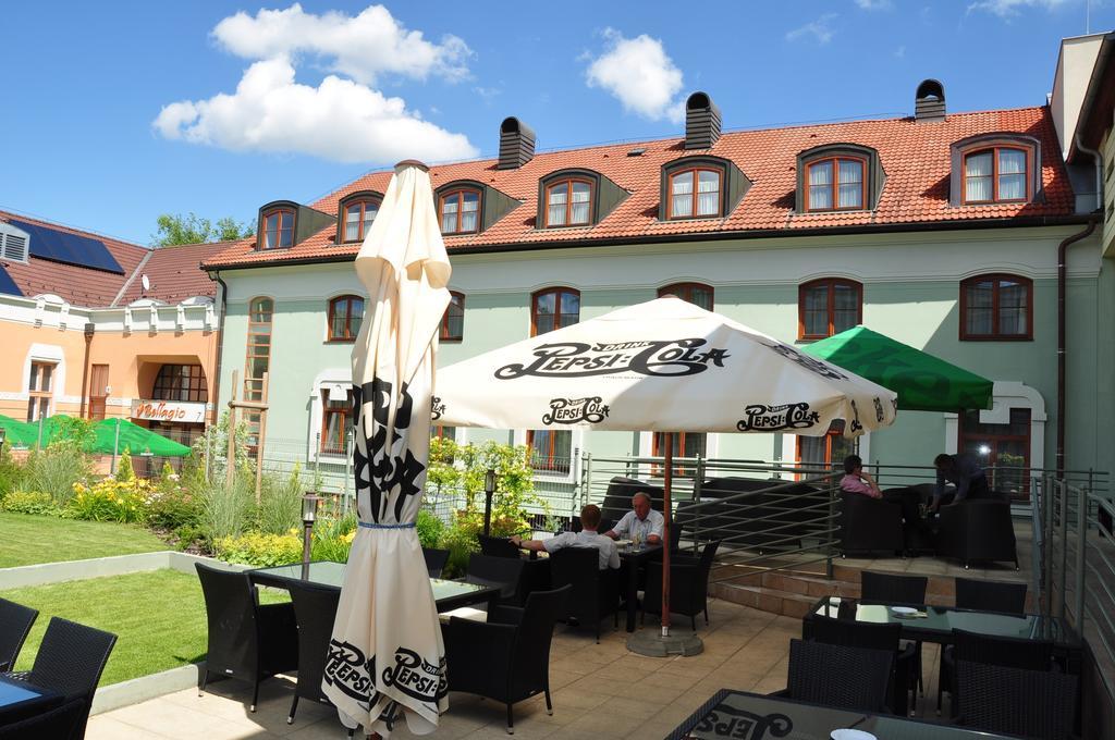 Hotel Három Gúnár Kecskemét Exterior foto